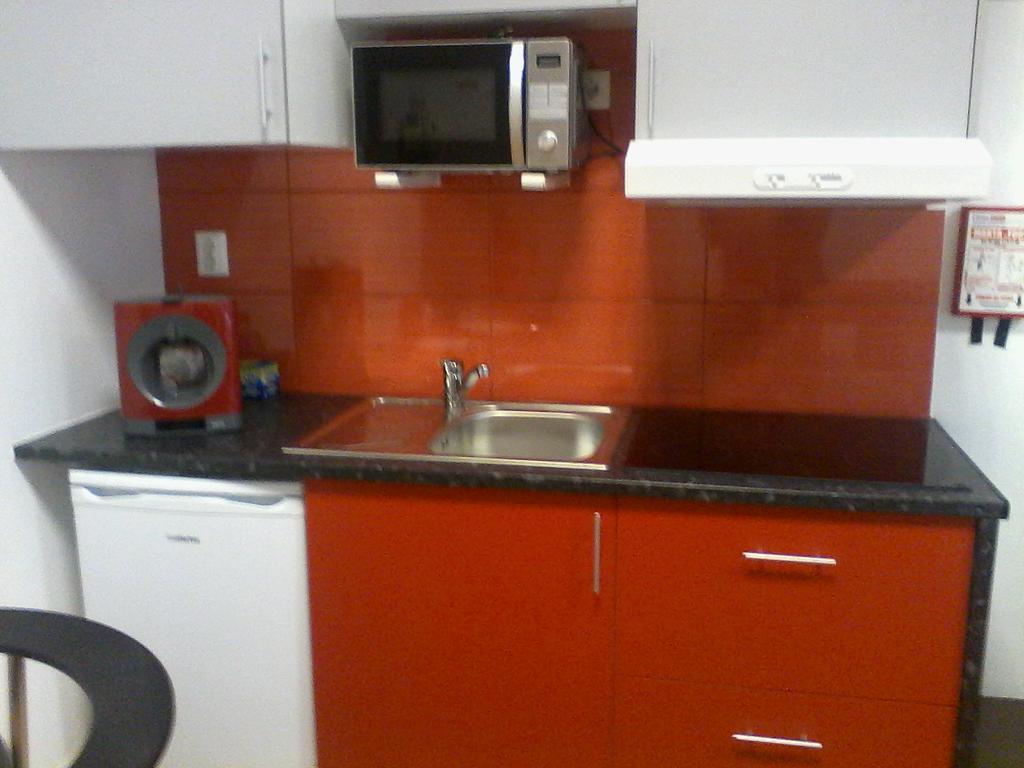 Metro-Apartment Rnal Nº35375 Al-Chamada Para A Rede Movel Nacional Порто Екстериор снимка